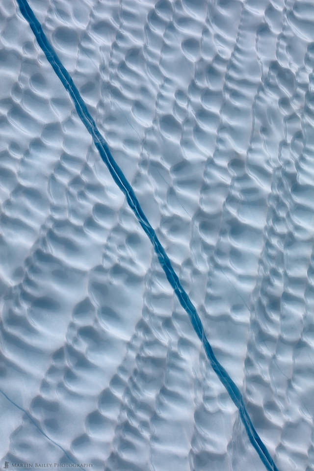 Diagonal Stripe in Iceberg