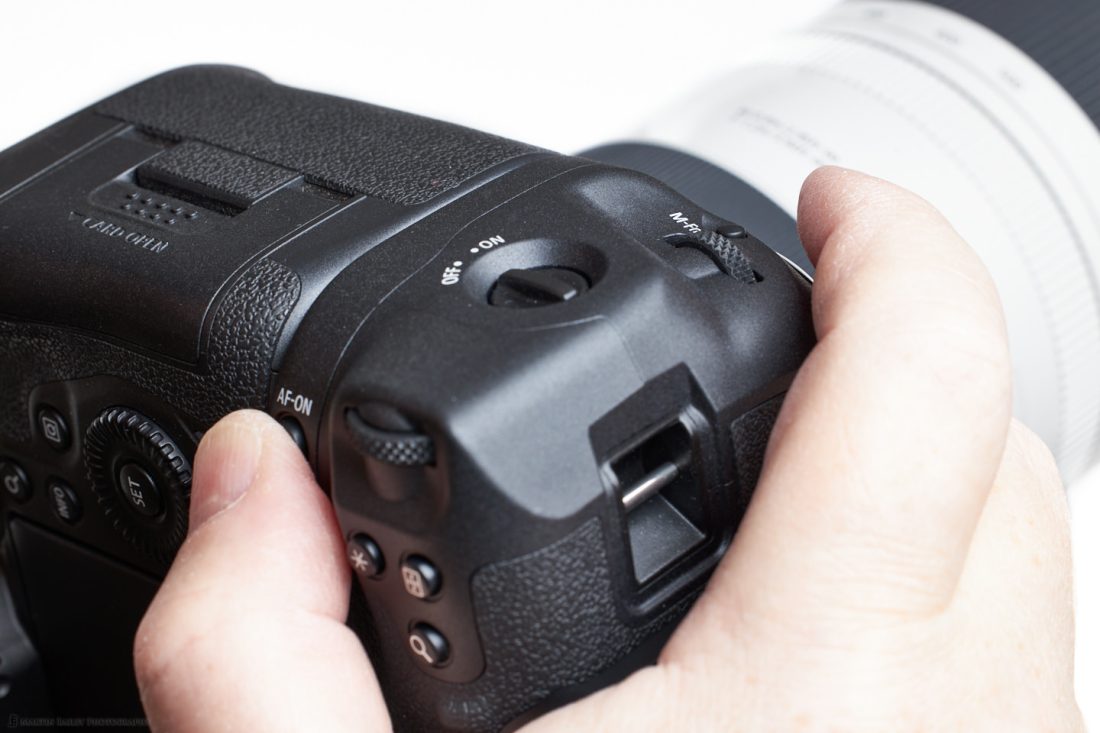 BG-R10 Battery Grip Vertical Controls